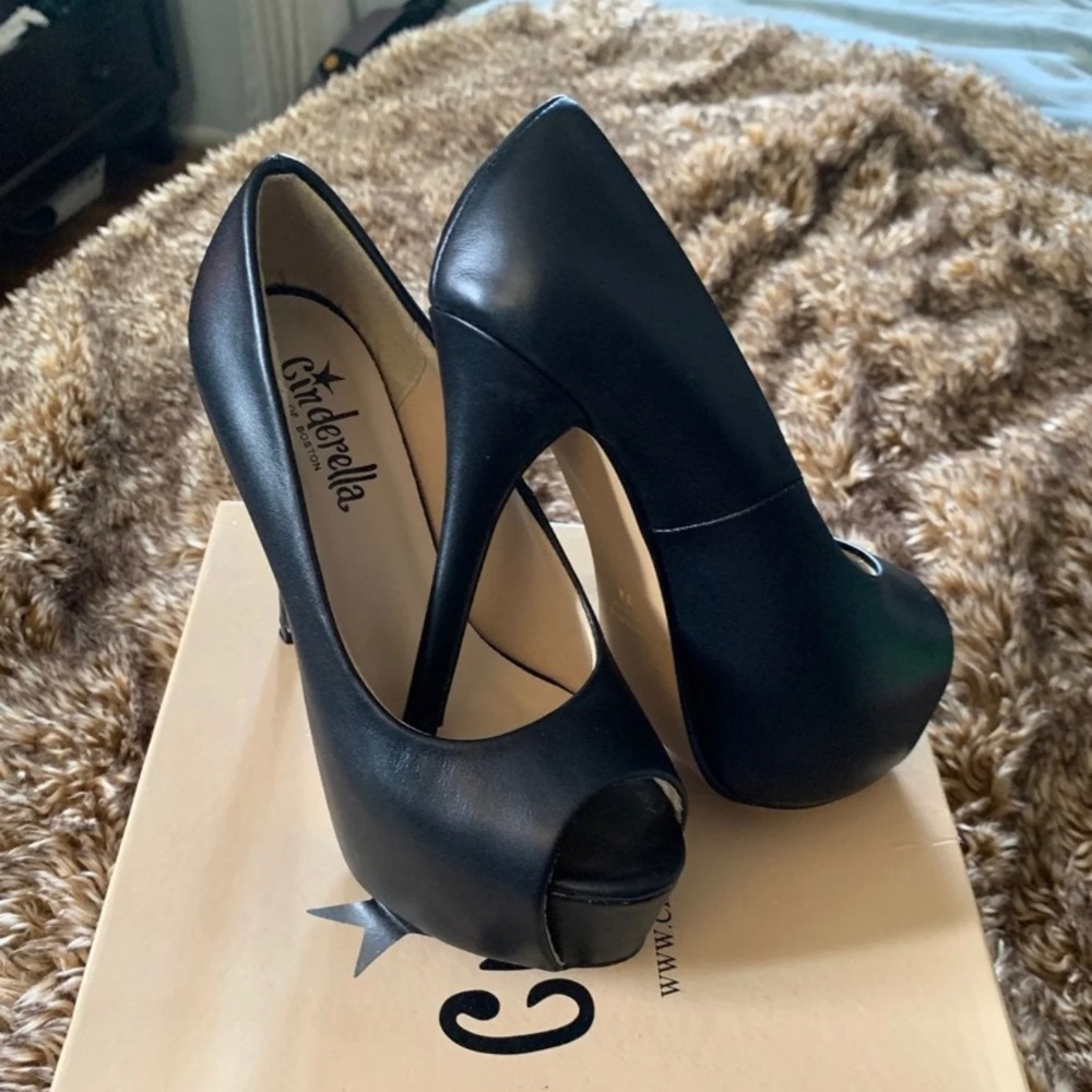 Cinderella of Boston size 3 heels
